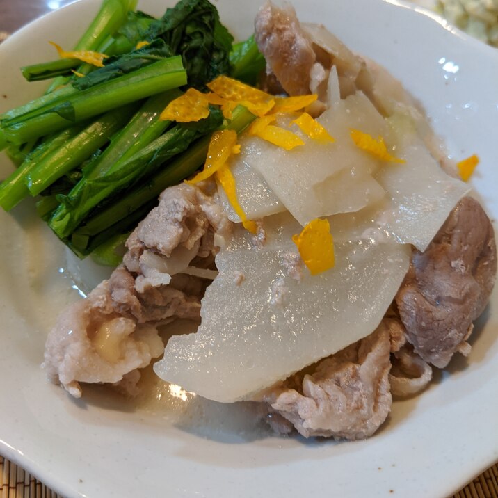 短時間で簡単♪上品なお味♡カブと豚肉のゆず白味噌煮